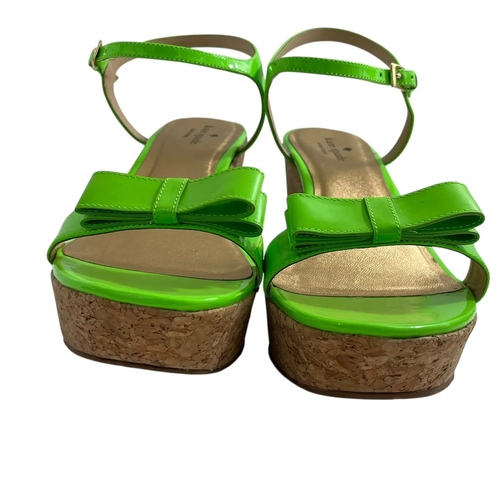 Kate Spade‎ New York Green Patent Leather Cork Wedge Bow Sandals Size 9.5 - Image 4
