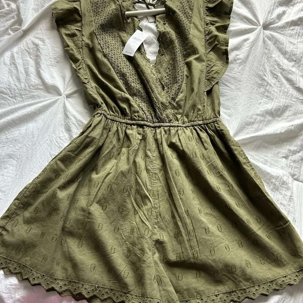 American Eagle Olive Green Romper small nwt - Image 2