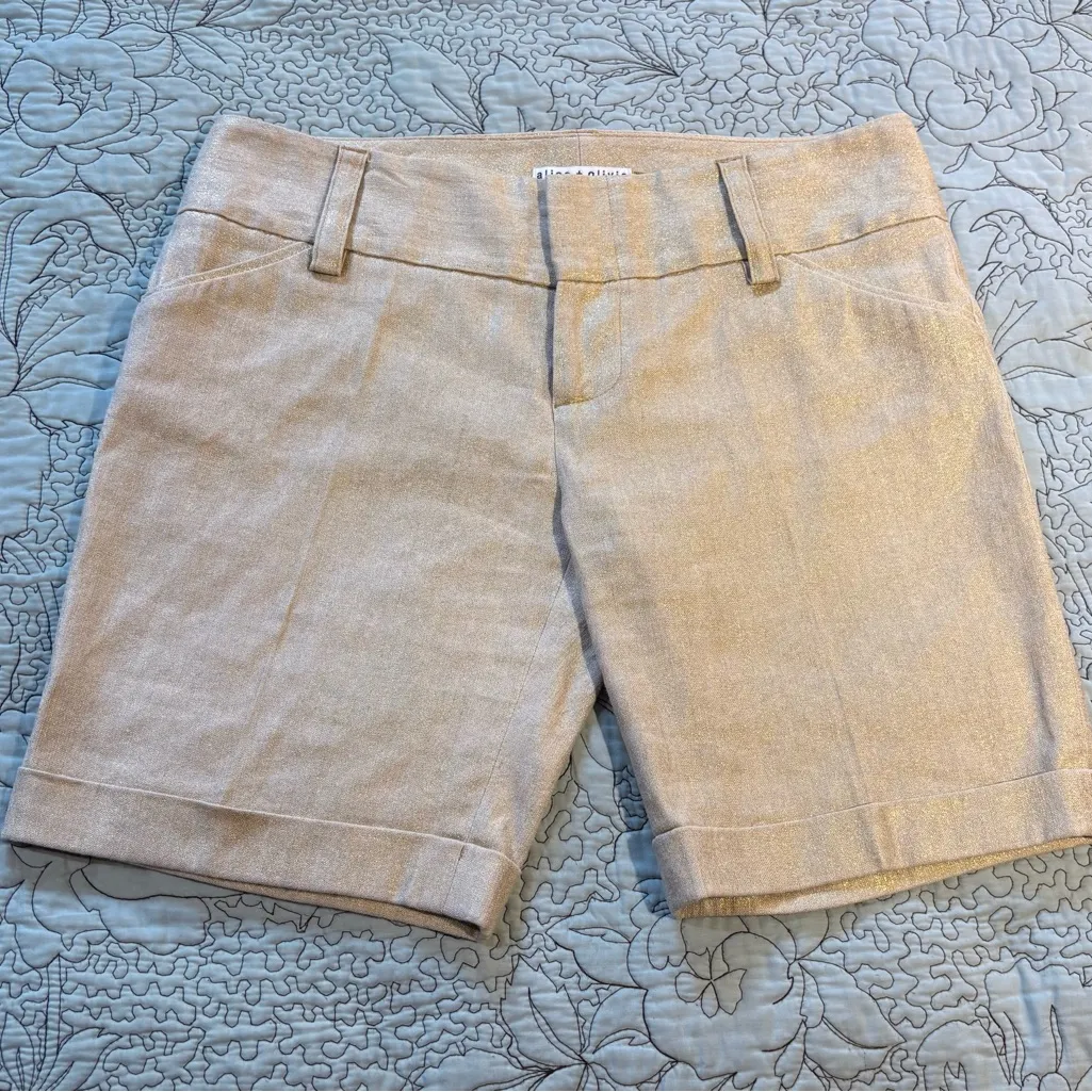 Alice + Olivia Metallic Gold Linen-Blend Cuffed Chino Shorts Sz 6🧡 - Image 2