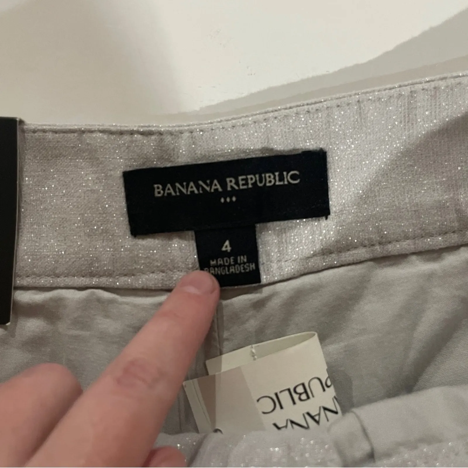 Banana Republic Factory Gray‎ Metallic Mid Rise Shorts Size 4 - Image 4