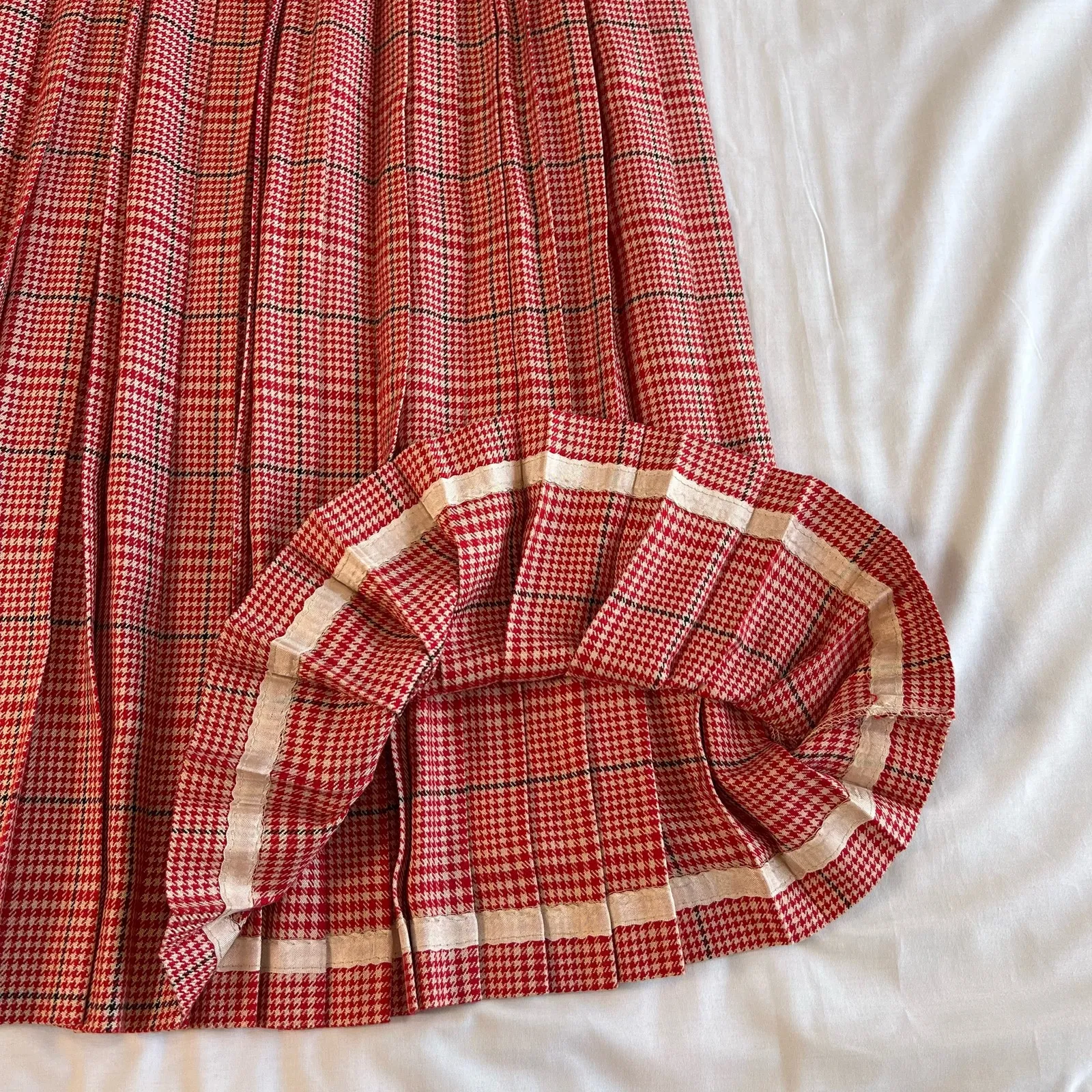 Vintage Women's 8 Evan-Picone Petites Red Pleated Midi Skirt Herringbone Plaid - Image 6