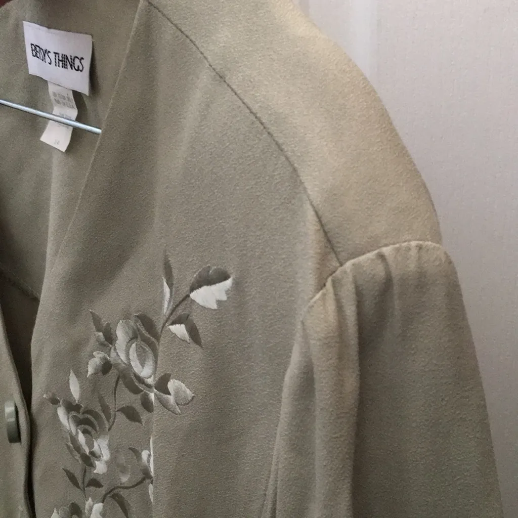 FINAL MARKDOWN Ladies’ Betsy’s Things Embroidered Jacket (14) - Image 9