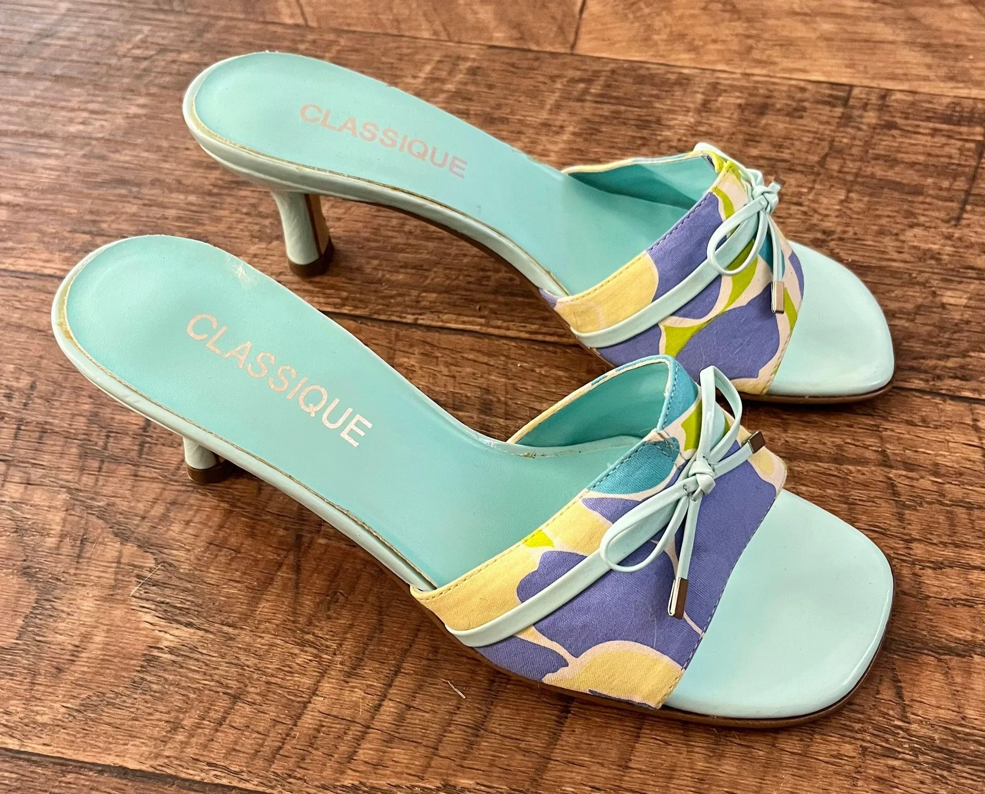 Classique Y2K Square Toe Kitten Heels - Image 2