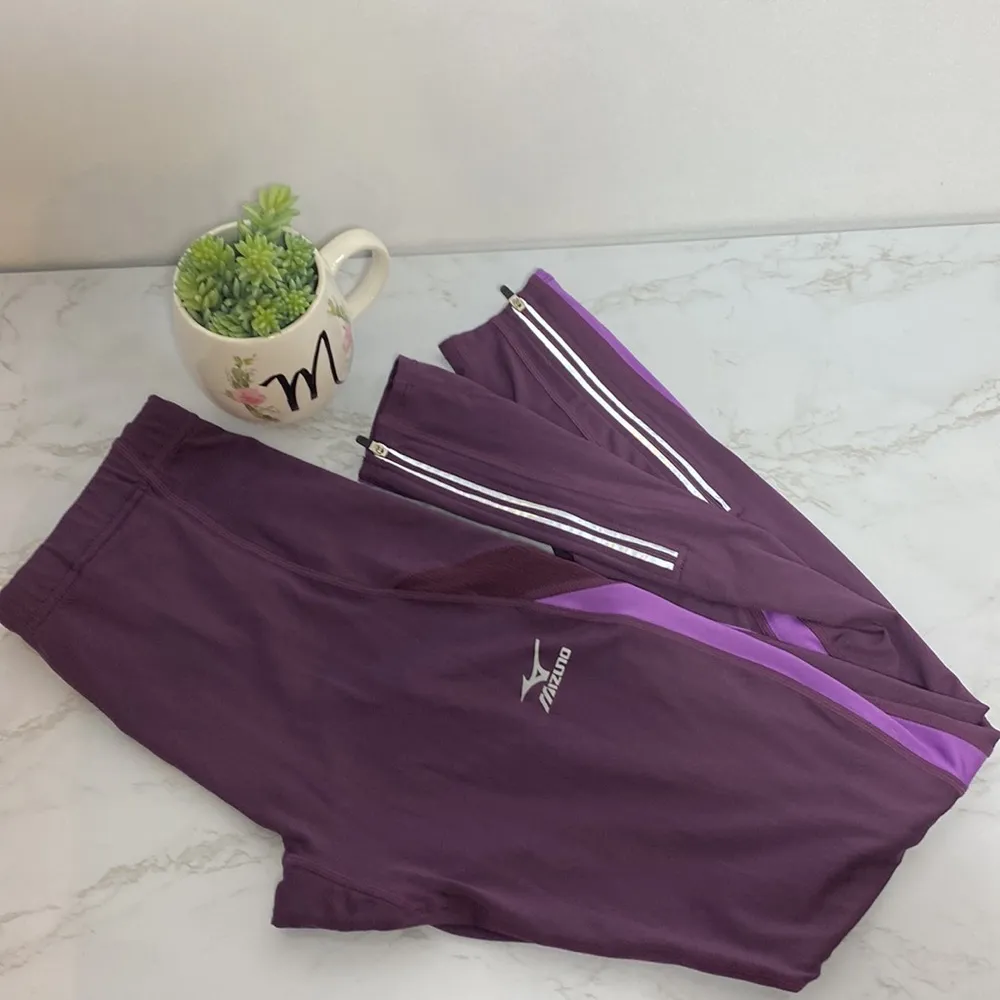 MIZUNO purple Womens running leggings with reflective zippers - Image 9