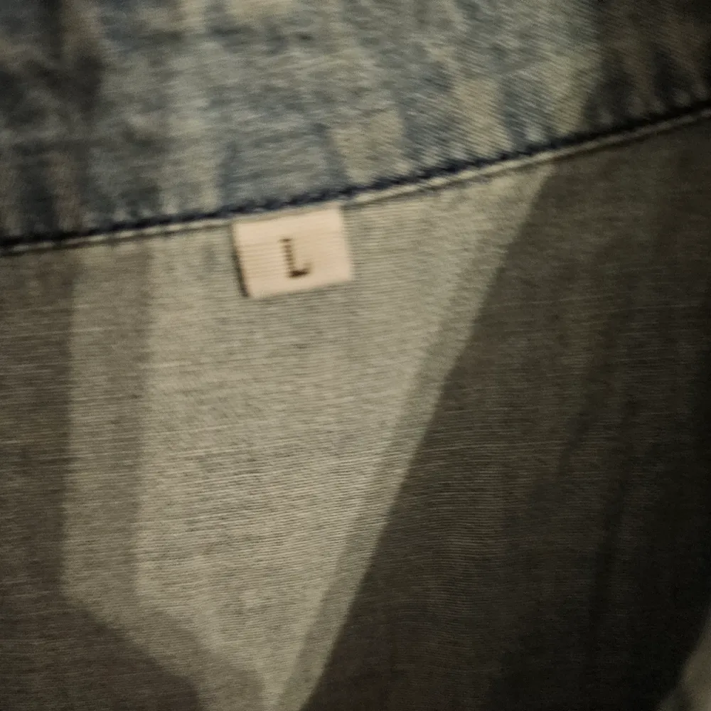 Button Up Short Sleeve Light Wash Denim Shirt Blue Size L - Image 6