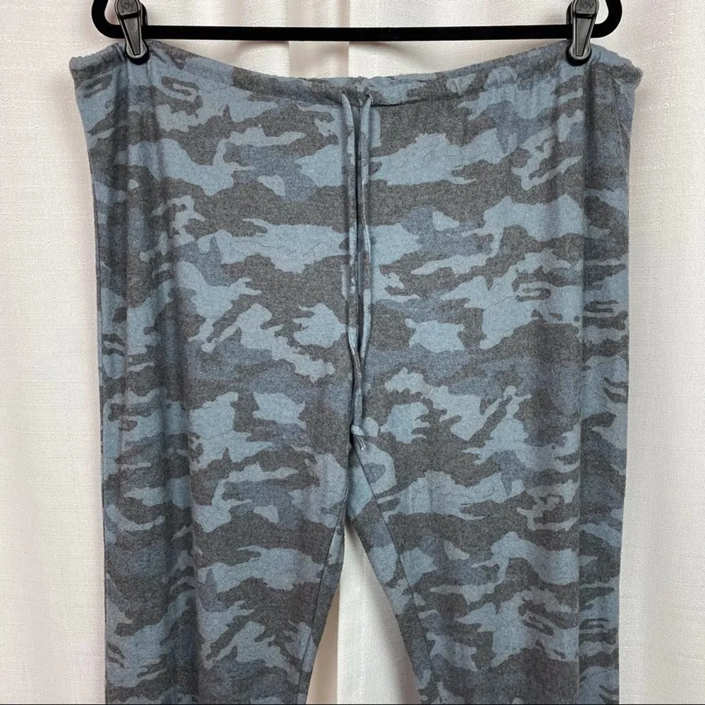 Chaser Blue Love Camouflage Love Brushed Knit Joggers Sz.1X NWT - Image 5