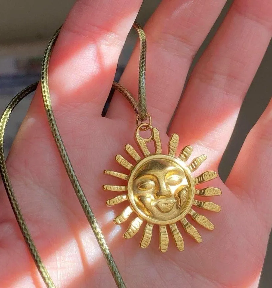 Handmade gold tone stainless steel sun boho retro vintage style necklace☀️ - Image 4