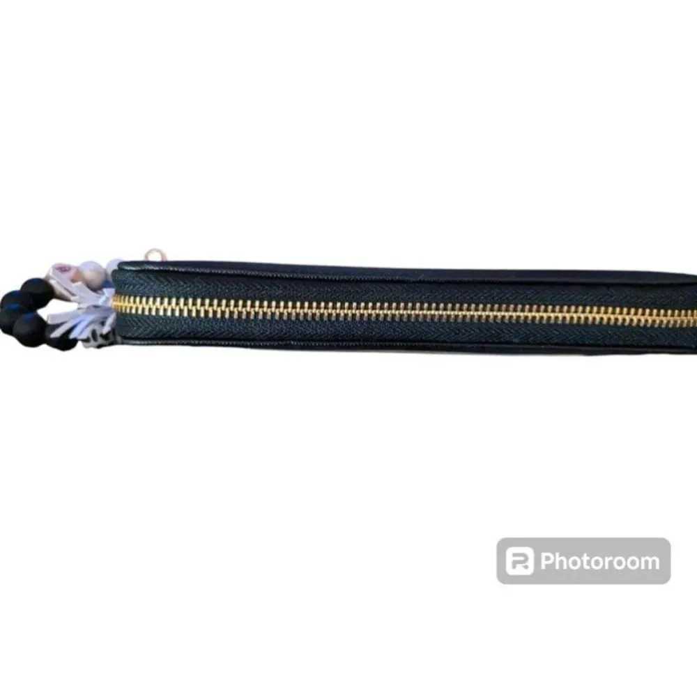 Steve Madden black and gold wristlet - Image 6