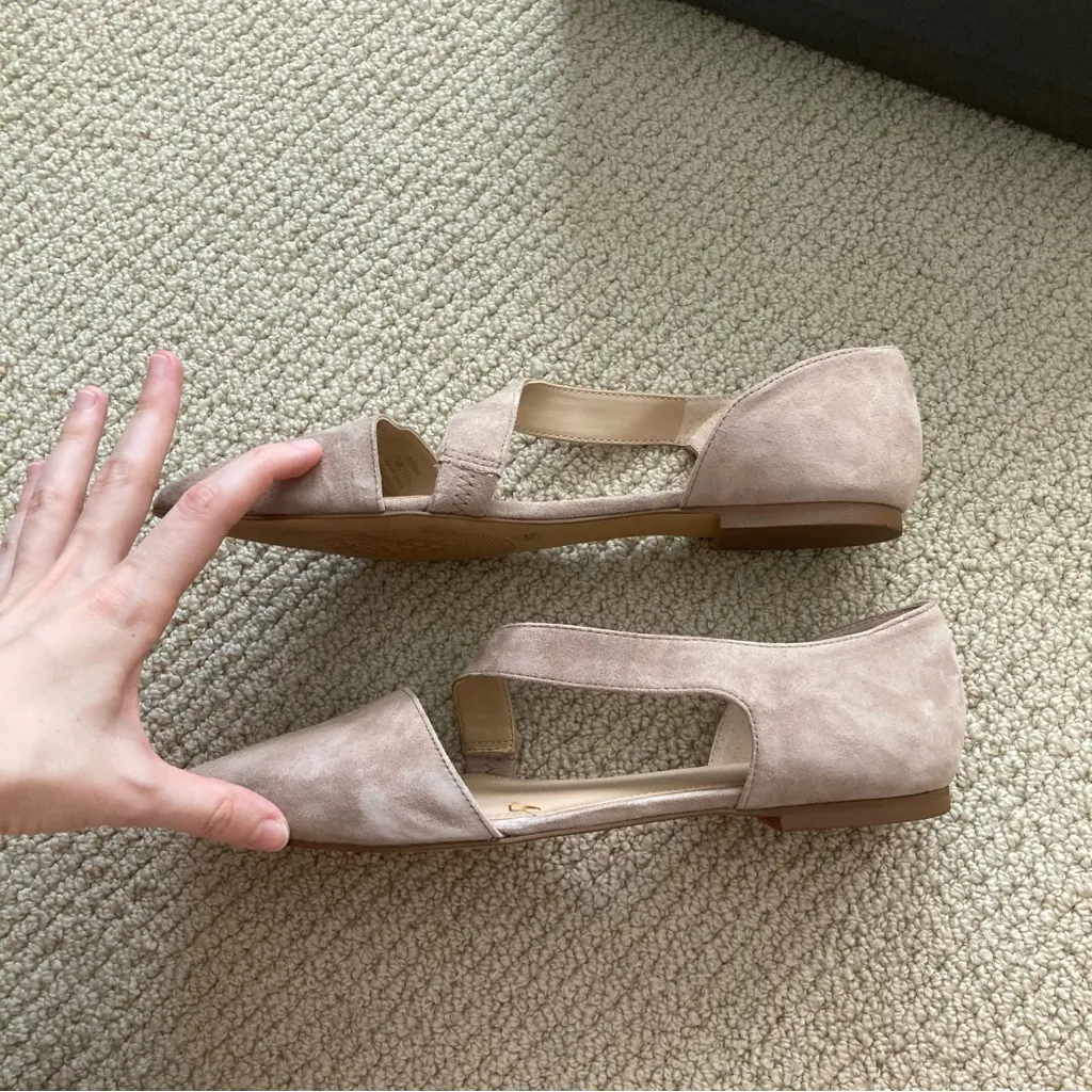 NEW Vince Camuto Jaylinn Cashmere Kidsuede Beige Nude Flats Size 7.5 M NIB - Image 4