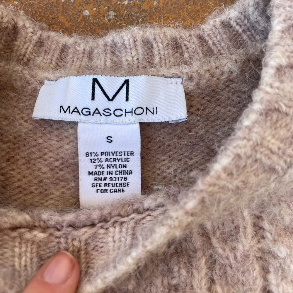 magaschoni light pink sweater - Image 3