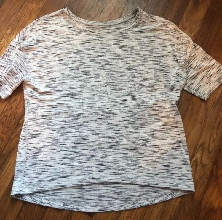 Lululemon Workout Tee - Image 4