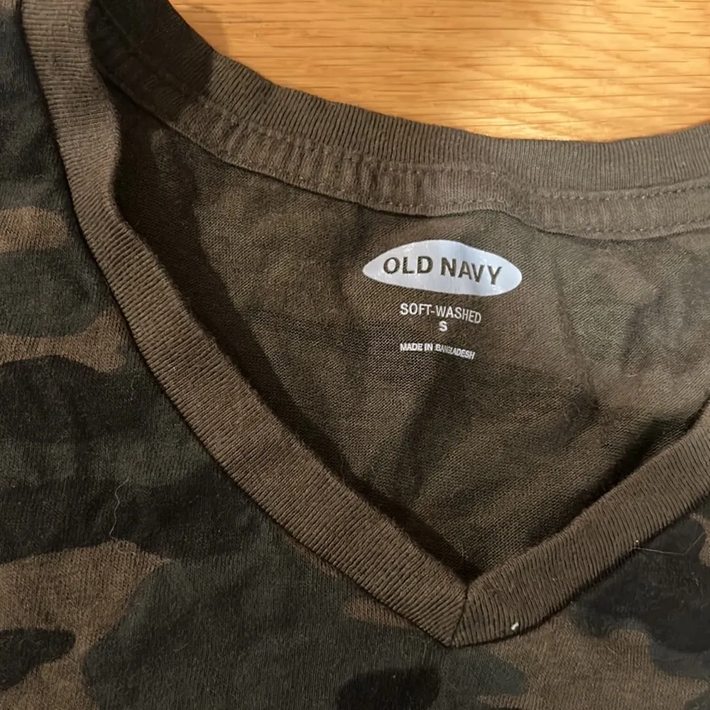 Old navy size small women’s military army print top good condition - Image 2