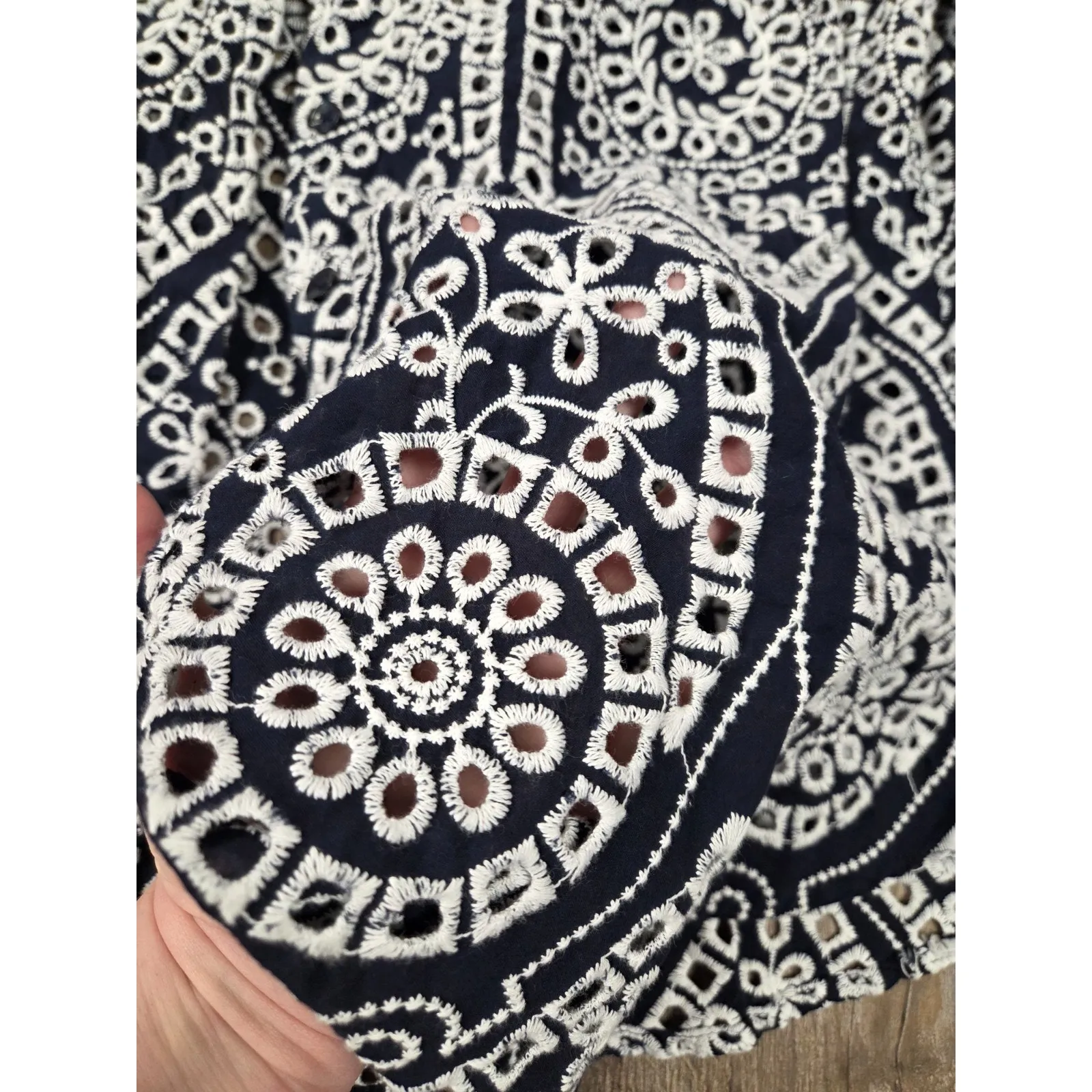 Chicos Eyelet Billow Button Down Long Sleeve Shirt Navy White Embroidery 3 - XL - Image 2