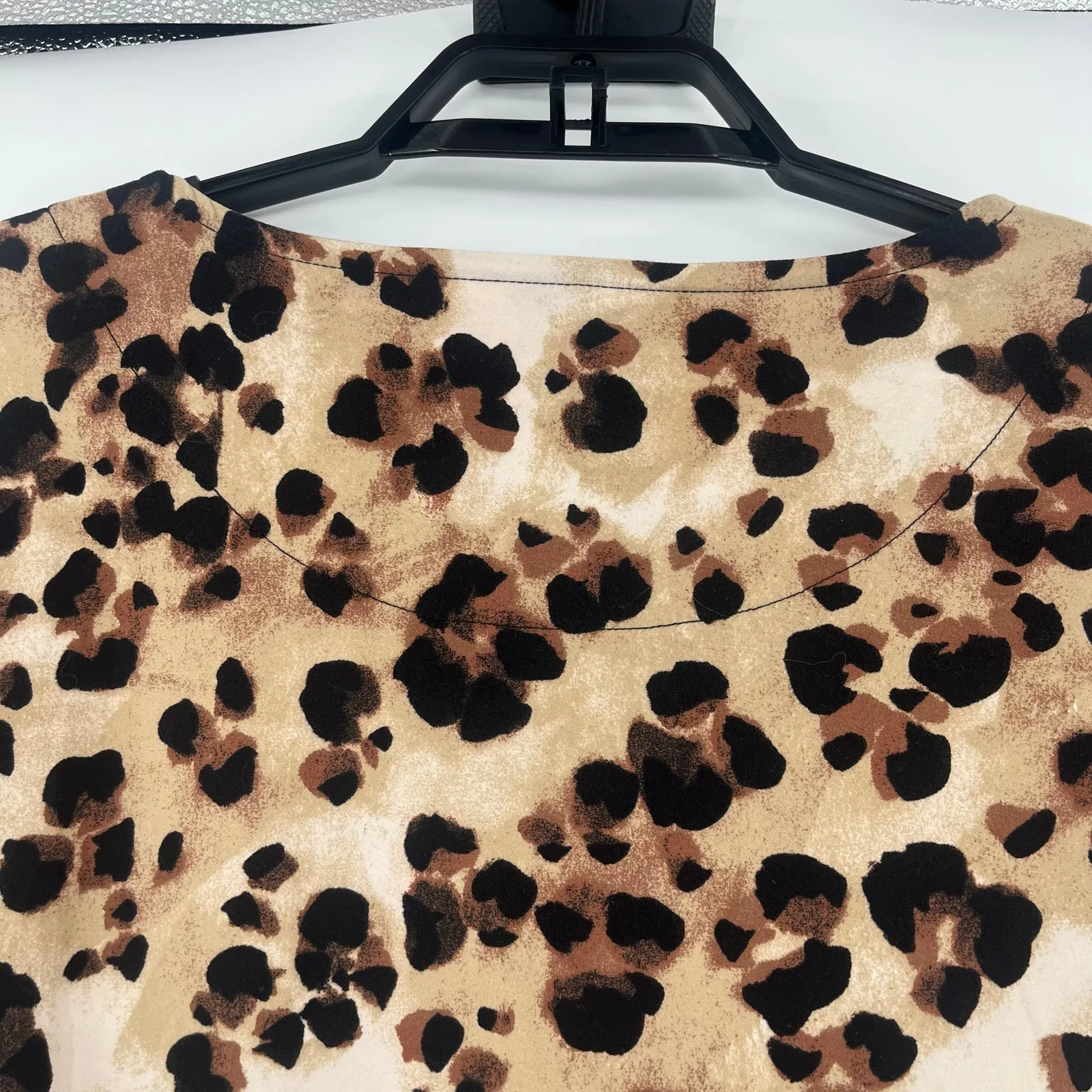 JM Collection Leopard Womens Top Sz XL Brown Cheetah Stretch Career Safar Animal - Image 6