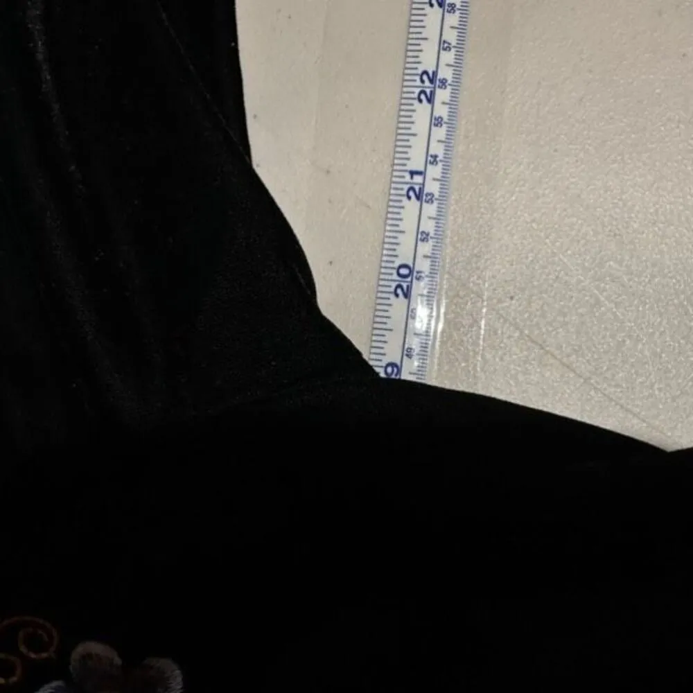 Roper Women’s Long Sleeve Black Velvet Floral Embroidered Tunic Top Blouse Small - Image 8