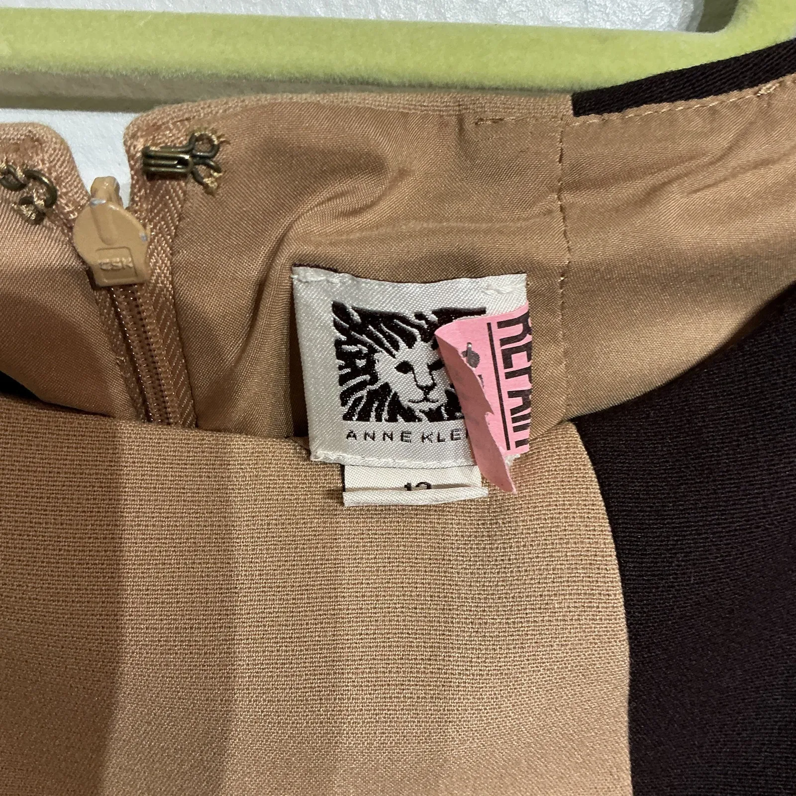 Anne Klein Tan Colorblock Panel Sleeveless Midi Sheath Dress Sz 12 - Image 5