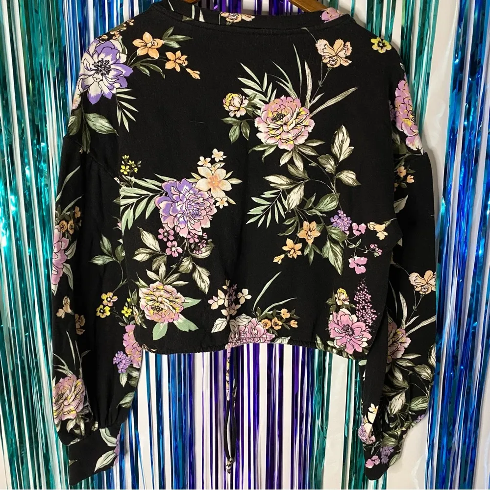 Floral Mossimo Supply Crop Crewneck Black Size M - Image 6