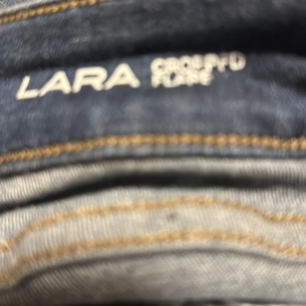 Lara cropped flare jeans size 31 nwot - Image 5