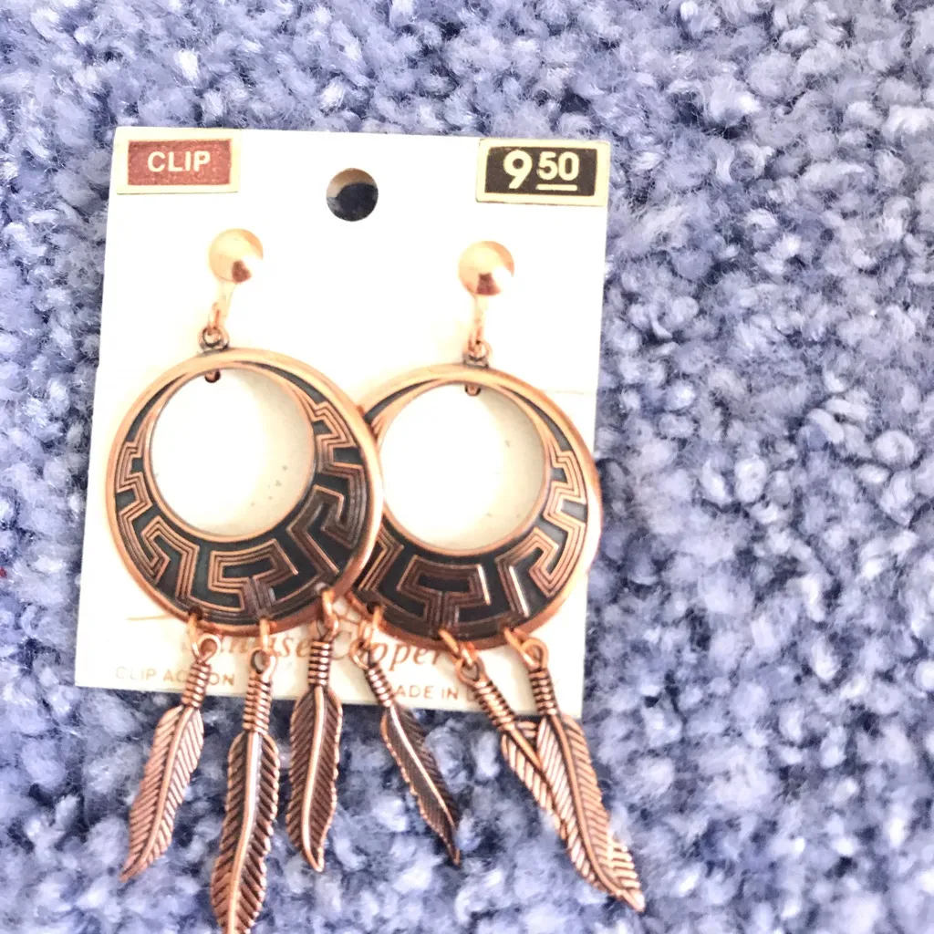 Vintage copper and black Native dangle earrings. - Image 2