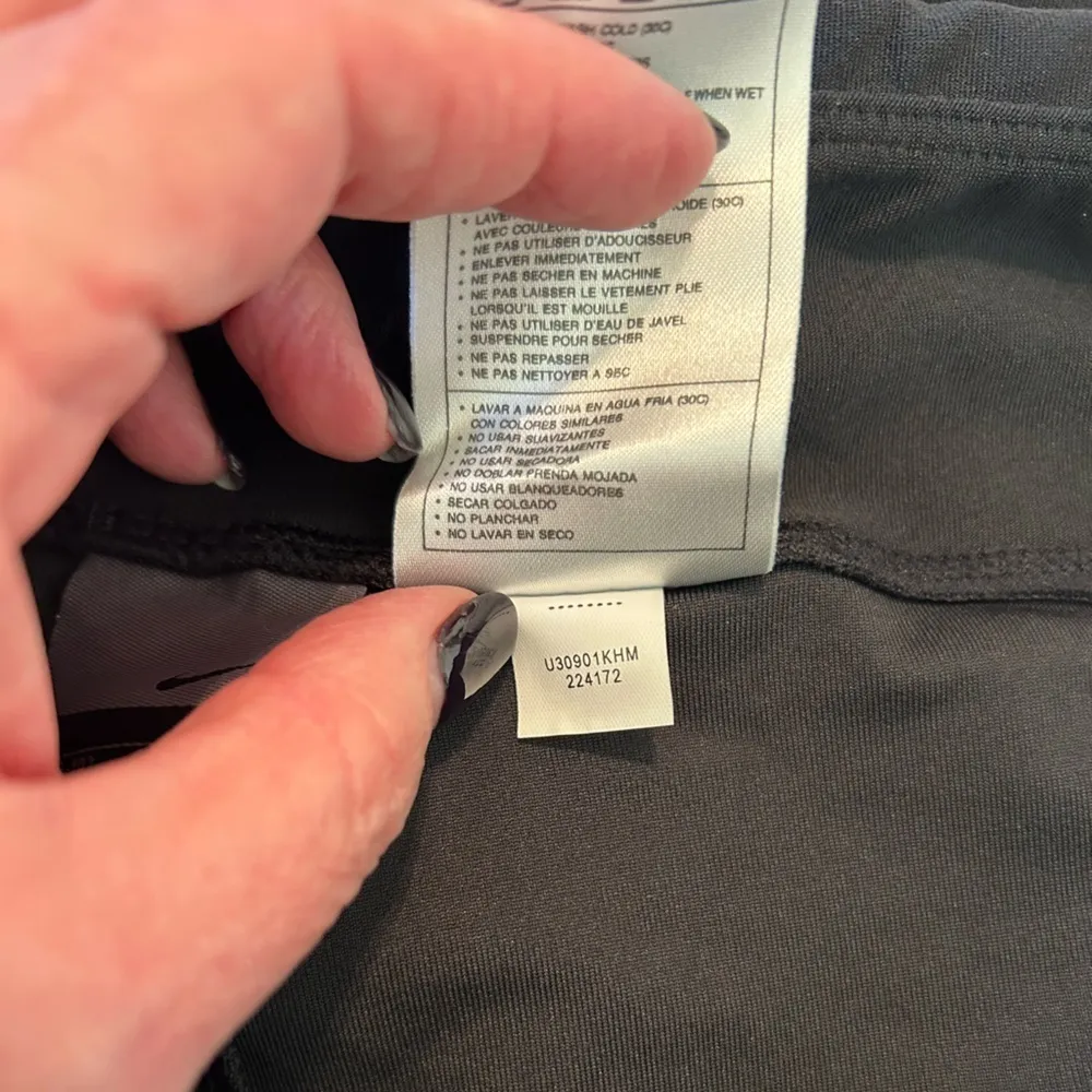 Nike Low-Rise Women’s Workout Pants 224172 Large (12-14) Black Yoga Running NWT - Image 10