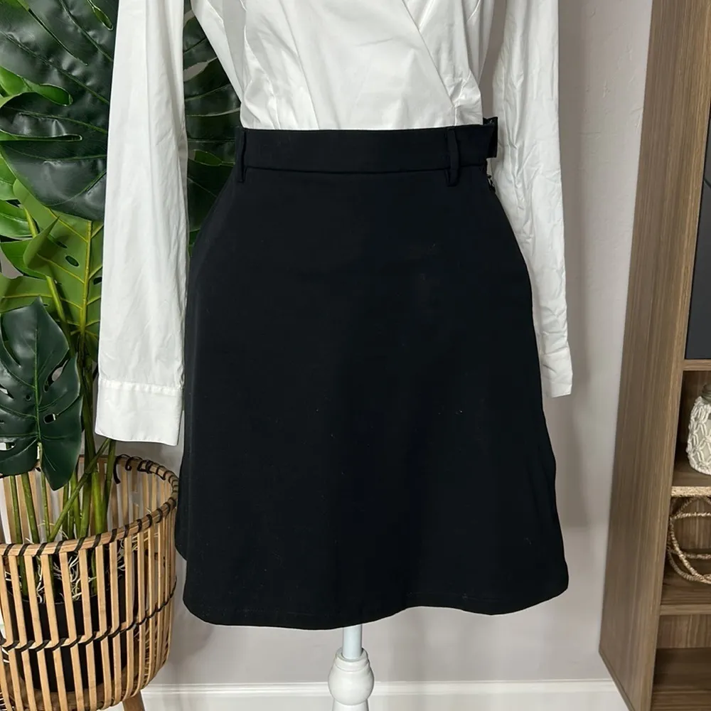 Weekend by Max Mara • cotton Stretch mini skirt with pockets size 10 Black - Image 3