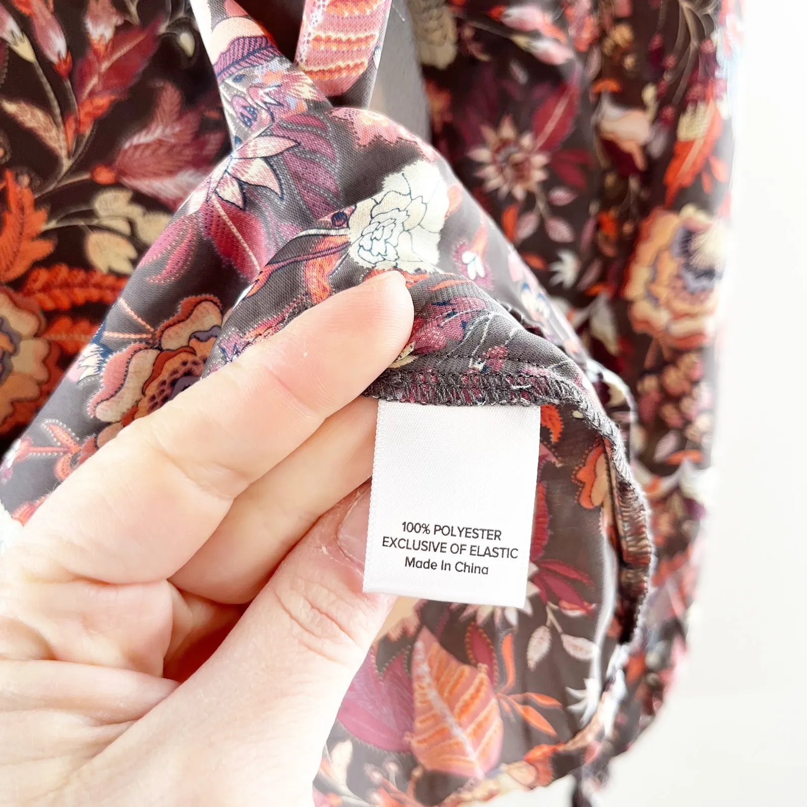 Evereve Clara Floral Paisley Long Sleeve V Neck Blouse Top Maroon Small - Image 5