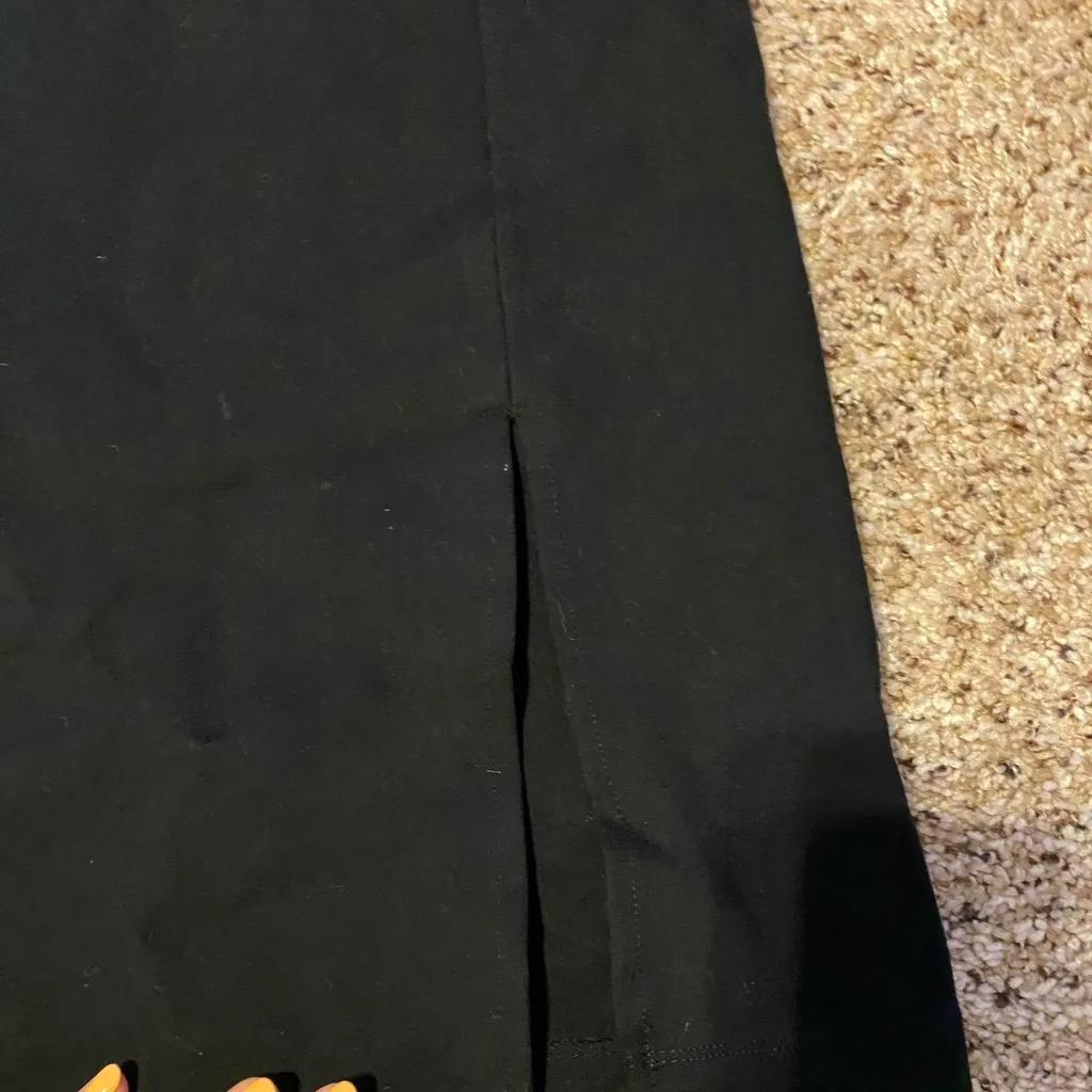 ❤️ ModCloth Stretchy Pencil Skirt with Front Slit in Black - Image 2