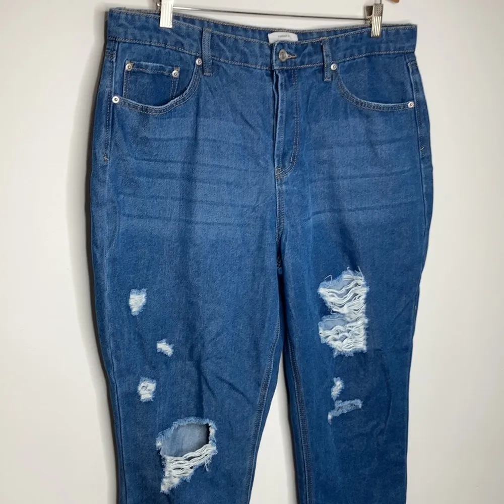 Forever 21 distressed Jeans button‎ fly size 32 - Image 2