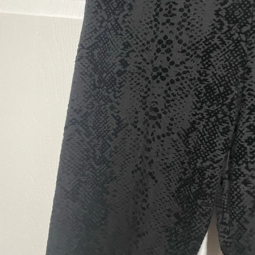NWT David Lerner New York Snake Print Flocked Classic Leggings - Image 5