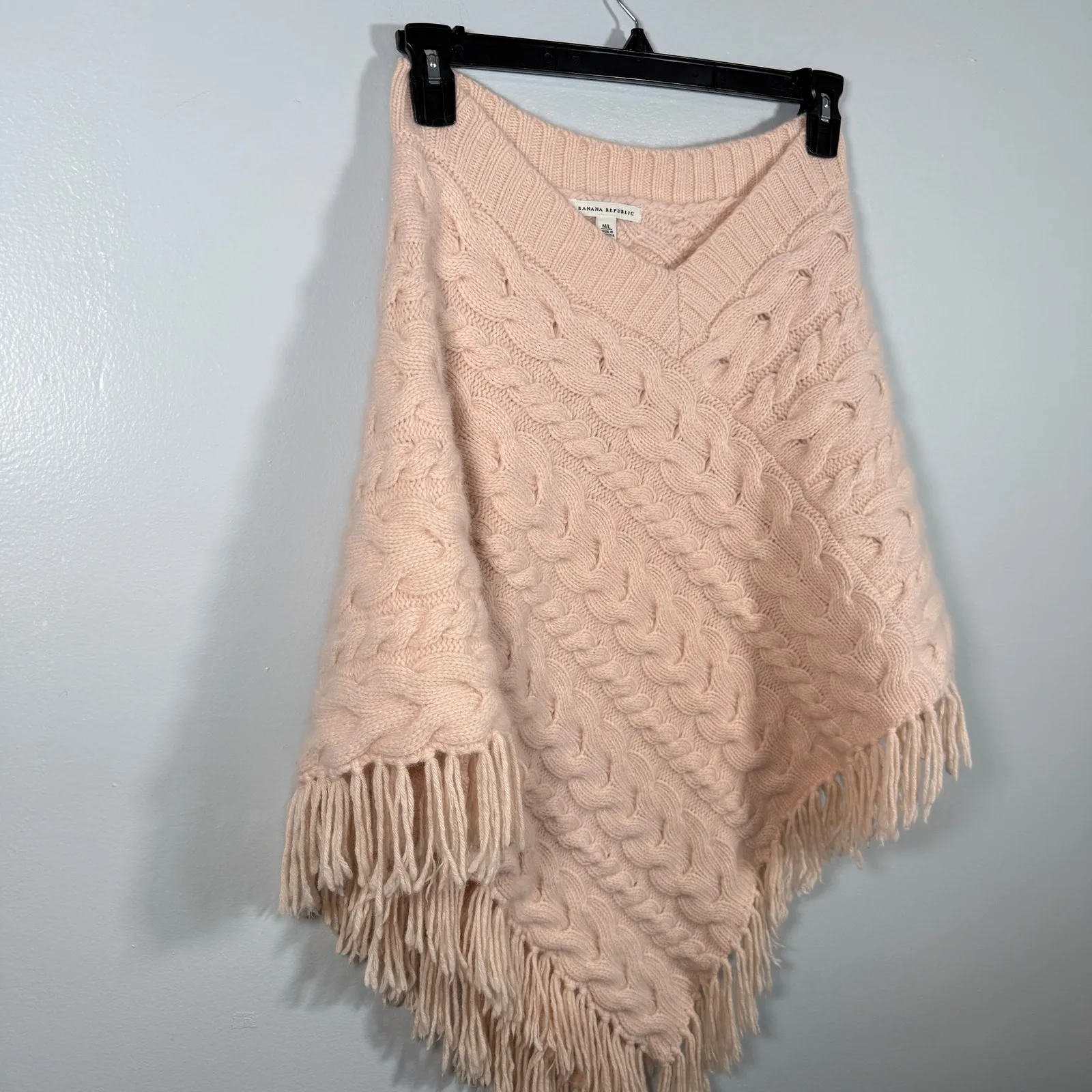 Banana Republic Angora Wool Cable Knit Fluffy Fringe Poncho M/L Soft Cozy Winter - Image 3