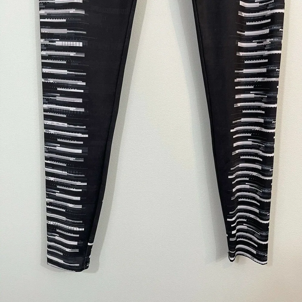 Onzie Black Piano Keys Design Mid Rise Leggings - Image 3