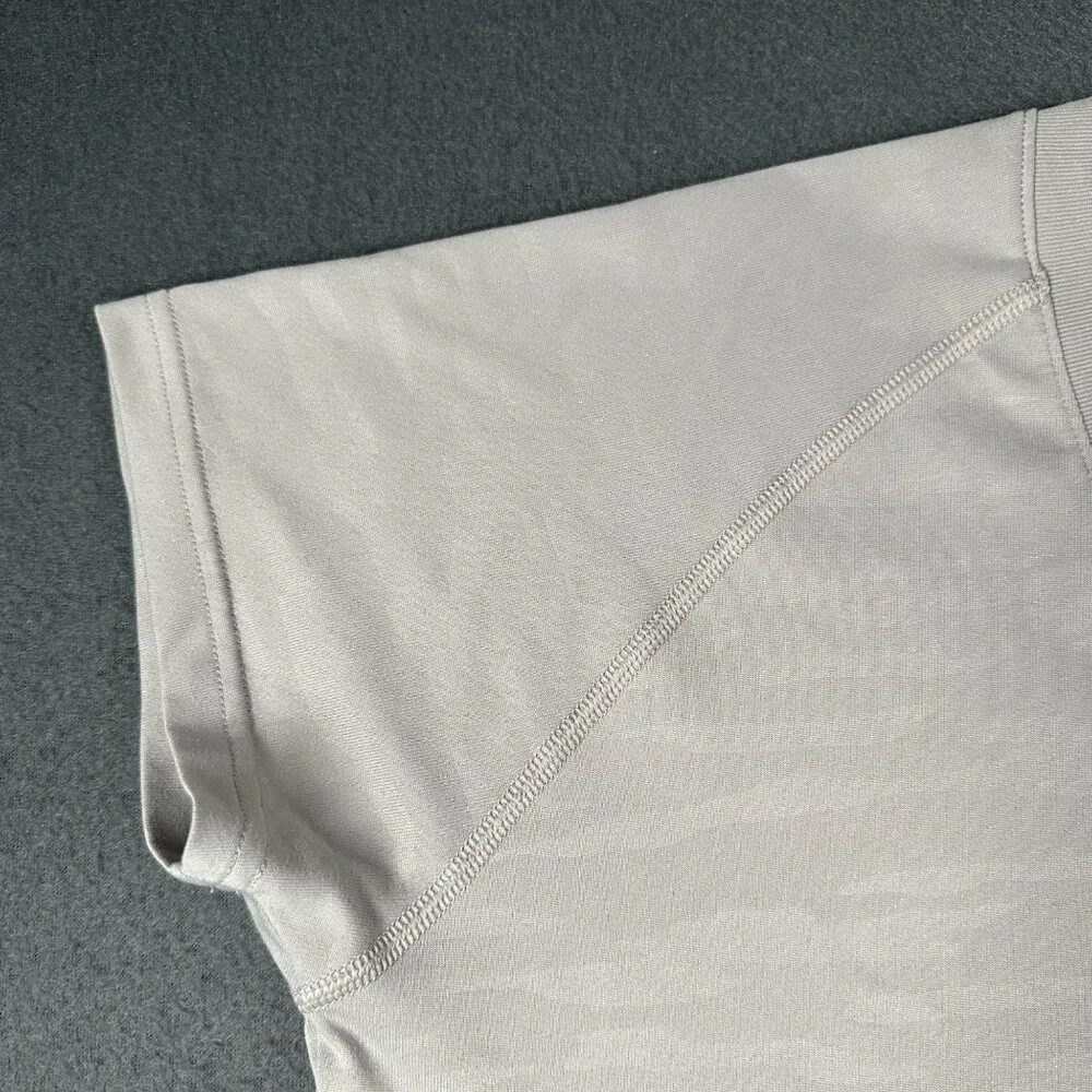 Under Armour Womens M Gray Semi-Fitted V-Neck HeatGear Performance Tee - Image 6