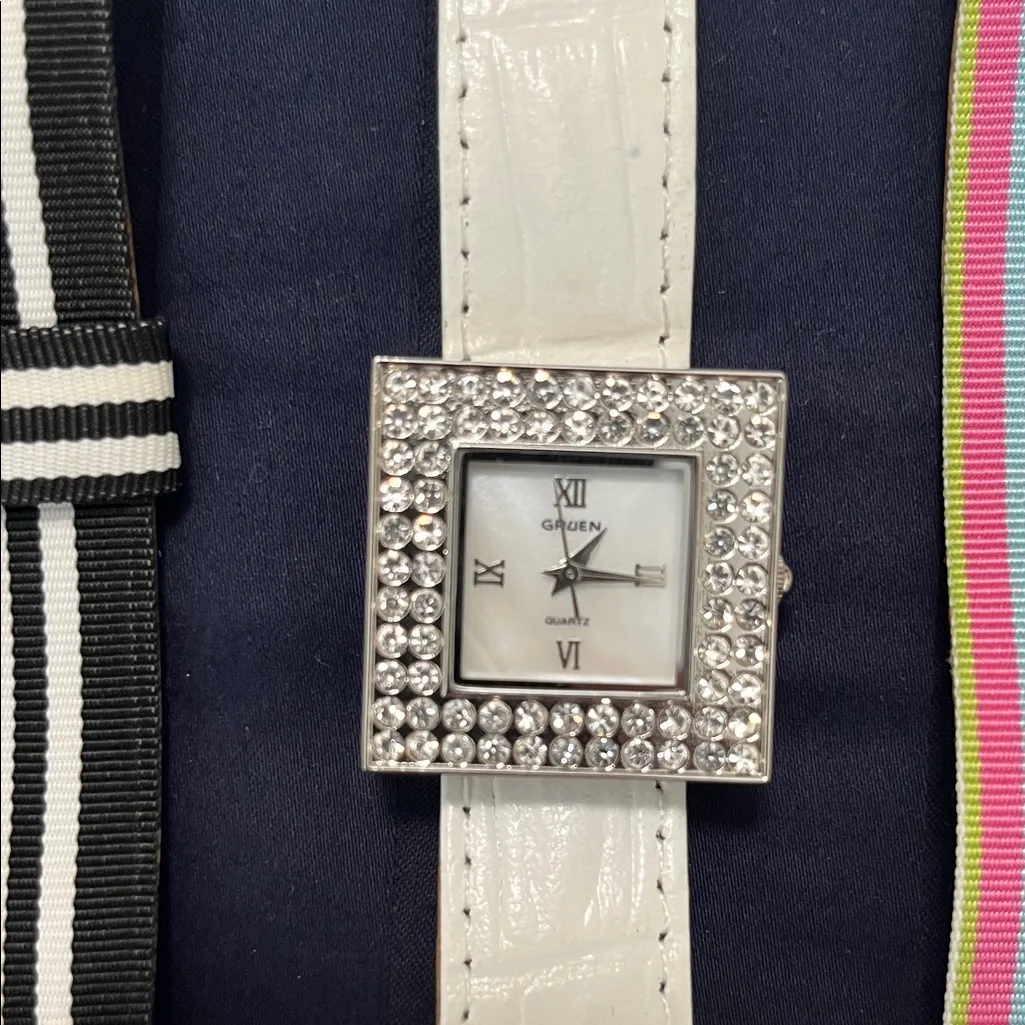 Gruen Silvertone Square Watch with Interchangeable Leather Straps Black - Image 3