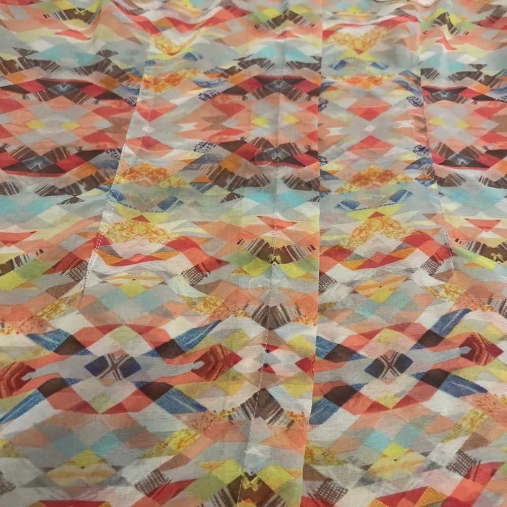 Cabi 760 Avery Aztec Geometric Hidden Button Up Tunic Tank Top Size Small - Image 2