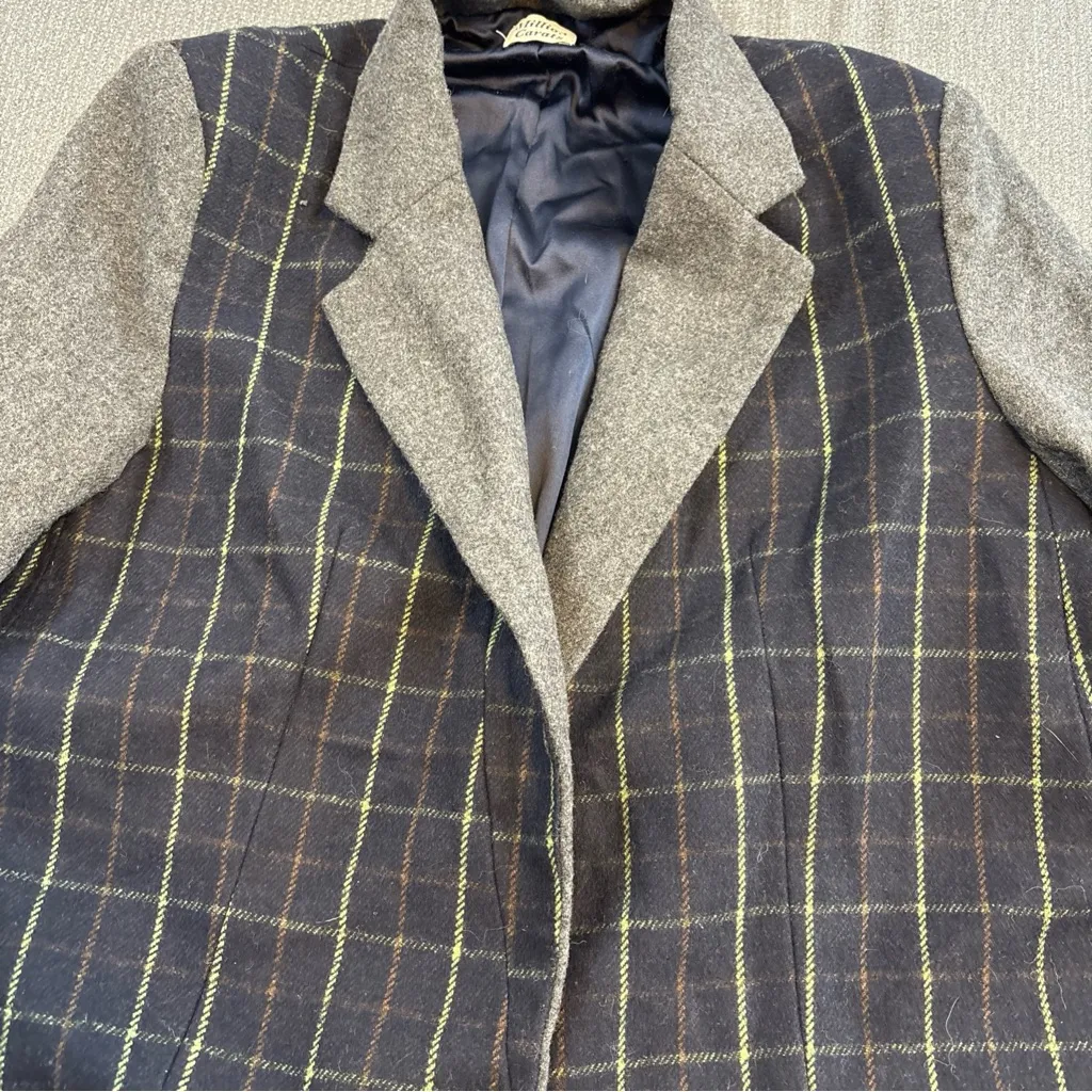 Plaid Gray Women's wool jacket SEE MEASUREMENTS medium? - Image 4