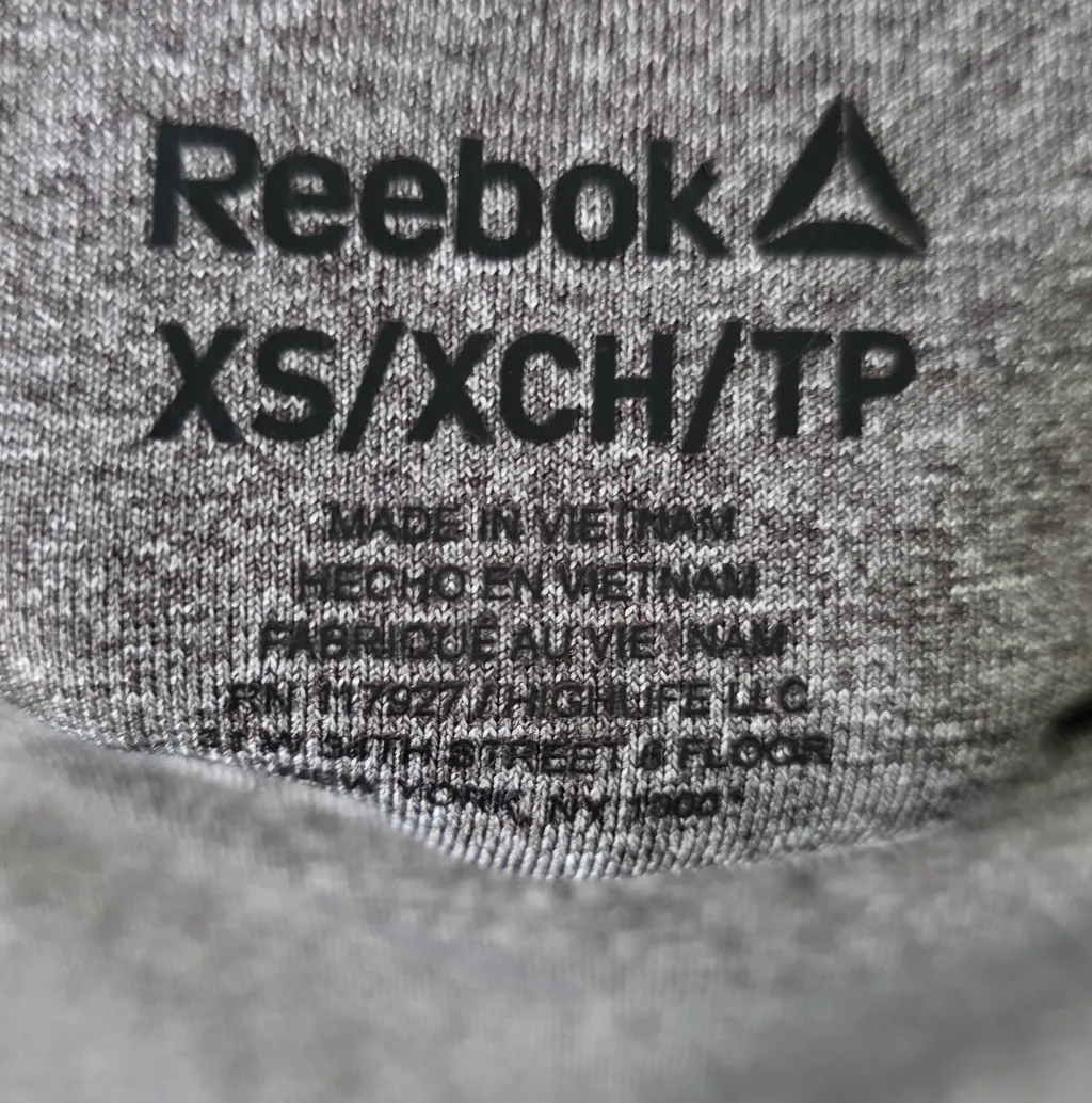 Reebok Women's Black and Gray Bike Shorts - Image 4