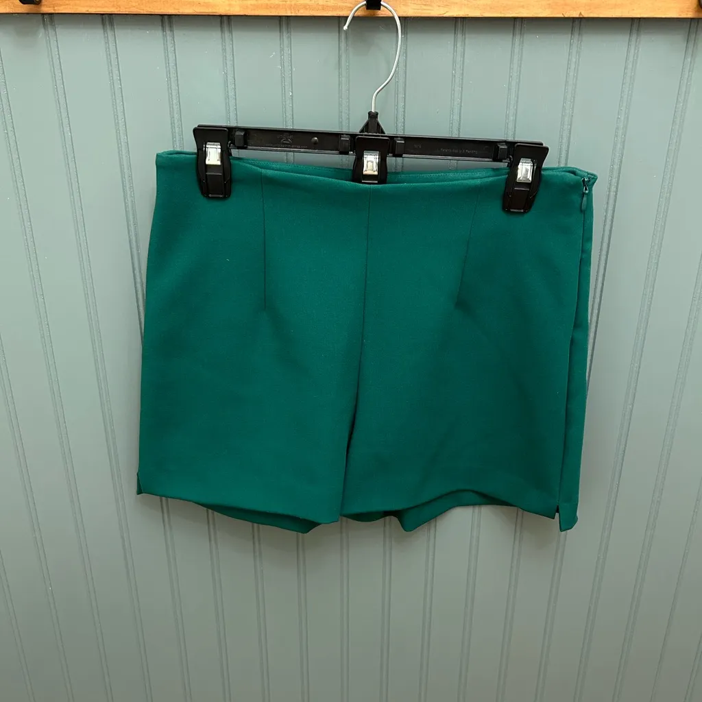 Zara‎ Emerald Green High Waisted Shorts medium - Image 4