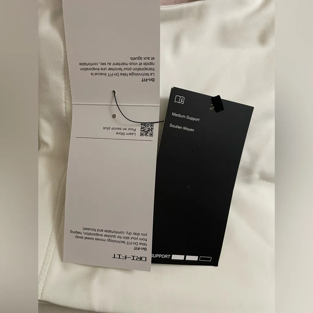 Nike NWT Alate Lightweight Padded Sewn In Pads Sports Bra Dri Fit White Size M - Image 6