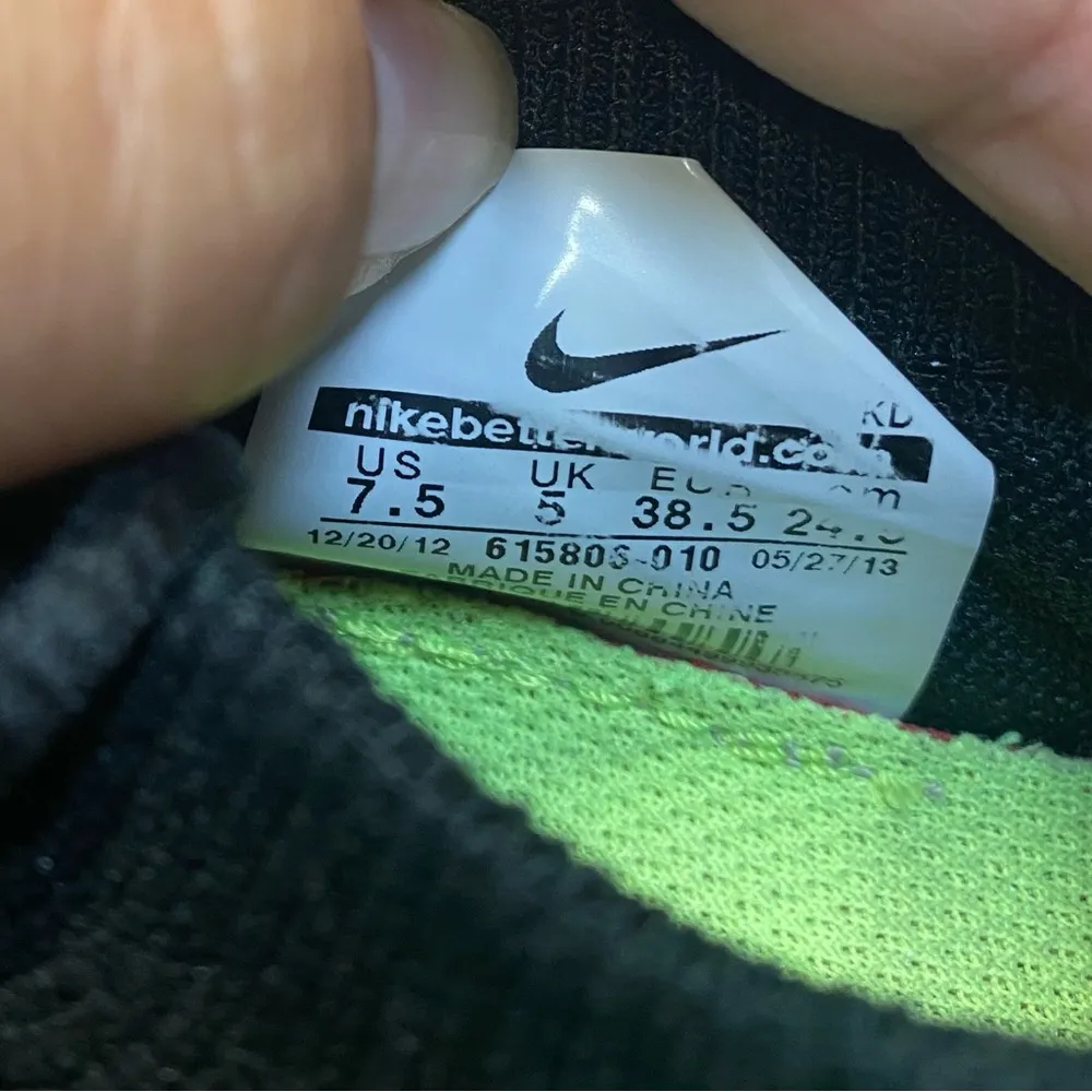 Womens flyknit Nike free running shoes 
Size 7.5 - Image 3