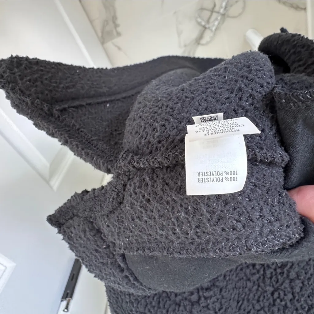 Aerie  Black Teddy Pullover Jacket Size Small - Image 10