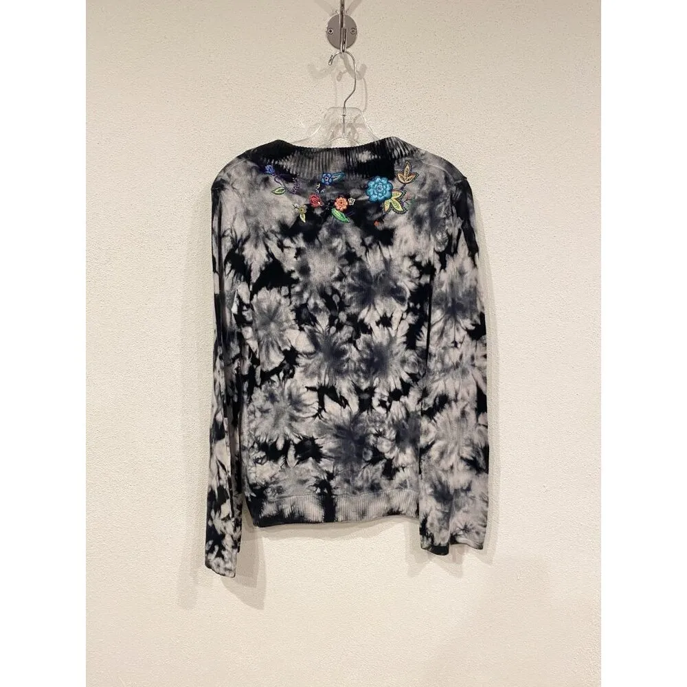 525 America Sweater Womens Medium Black Gray Tie Dye Embroidered Floral Pullover - Image 7