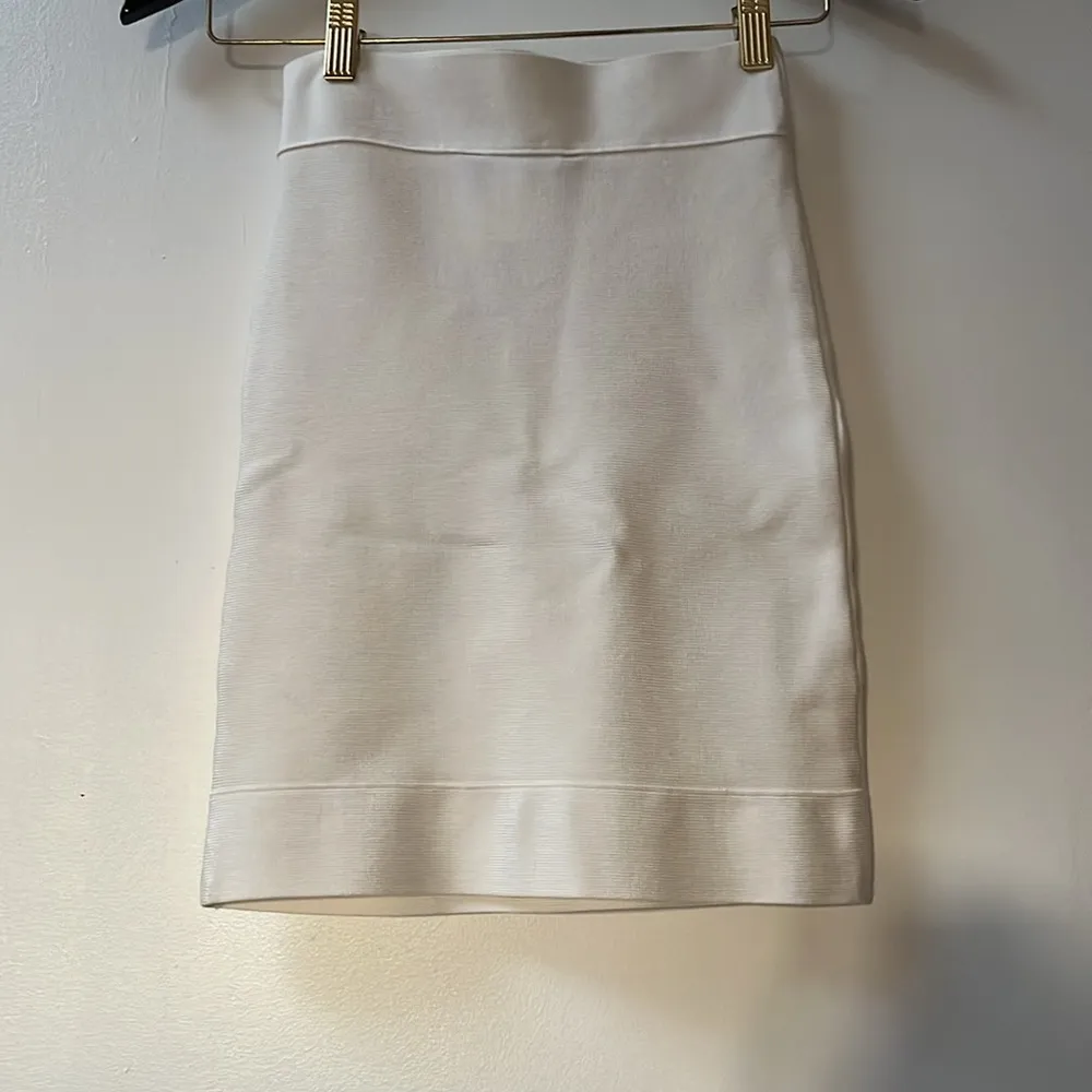 BCBG Maxazria | White Bandage Pencil Skirt Small - Image 4