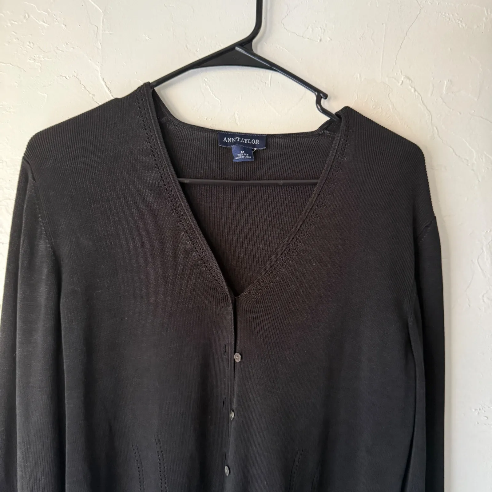 ANN TAYLOR Vintage Y2k Black 100% Silk Button Cardigan Sweater‎ M Preppy Office - Image 2