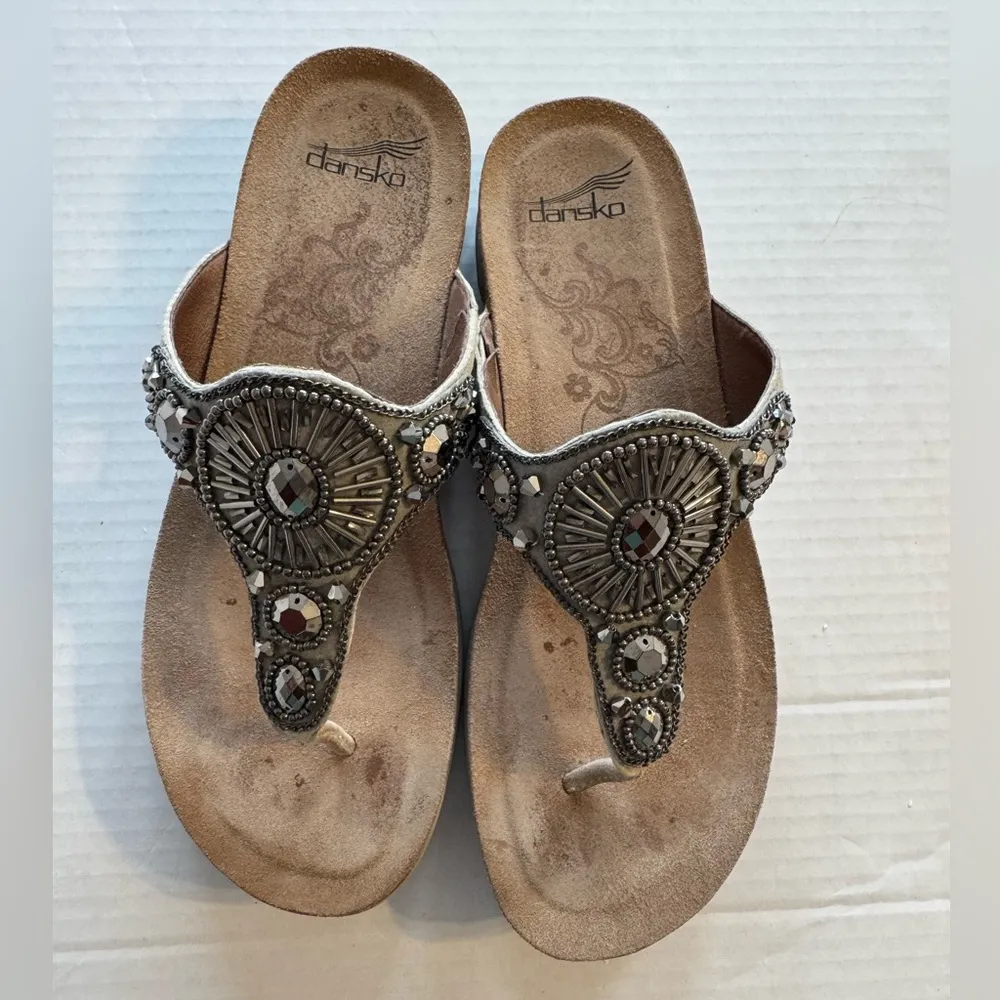 Dansko Pamela Cream Nubuck Pewter Bejeweled Wedge Flip Flop Sandals Womens 38 - Image 2