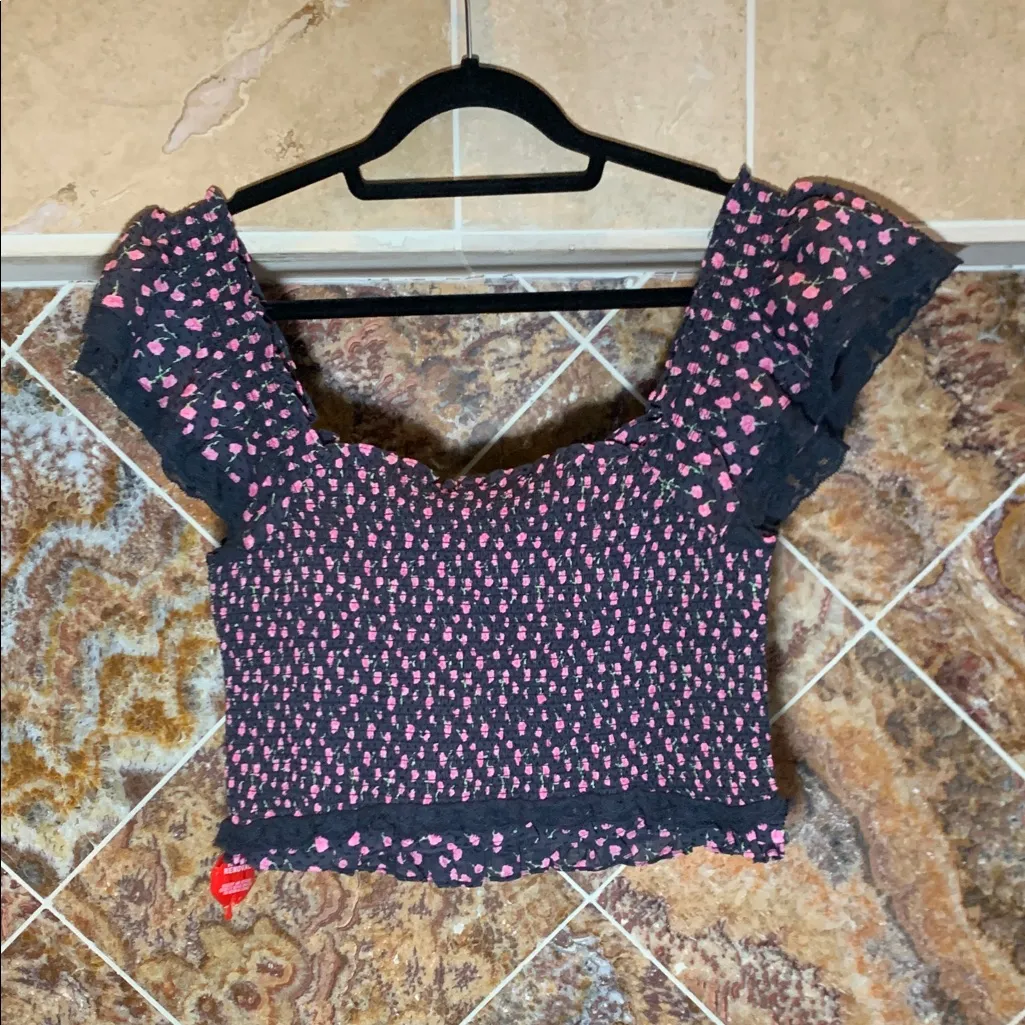 LOVESHACKFANCY
Beaming Top Navy and Pink Ruffle Crop Top XL NWT - Image 4