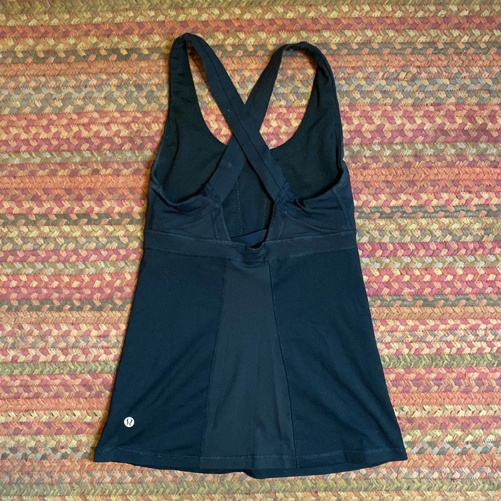 Lululemon  RUN STUFF YOUR BRA CROSS BACK ATHLETIC TANK TOP WORK OUT - Image 4