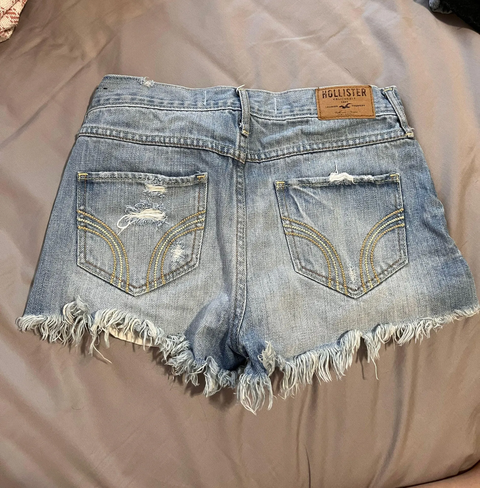 Hollister Low-Midrise Jean short shorts - Image 4