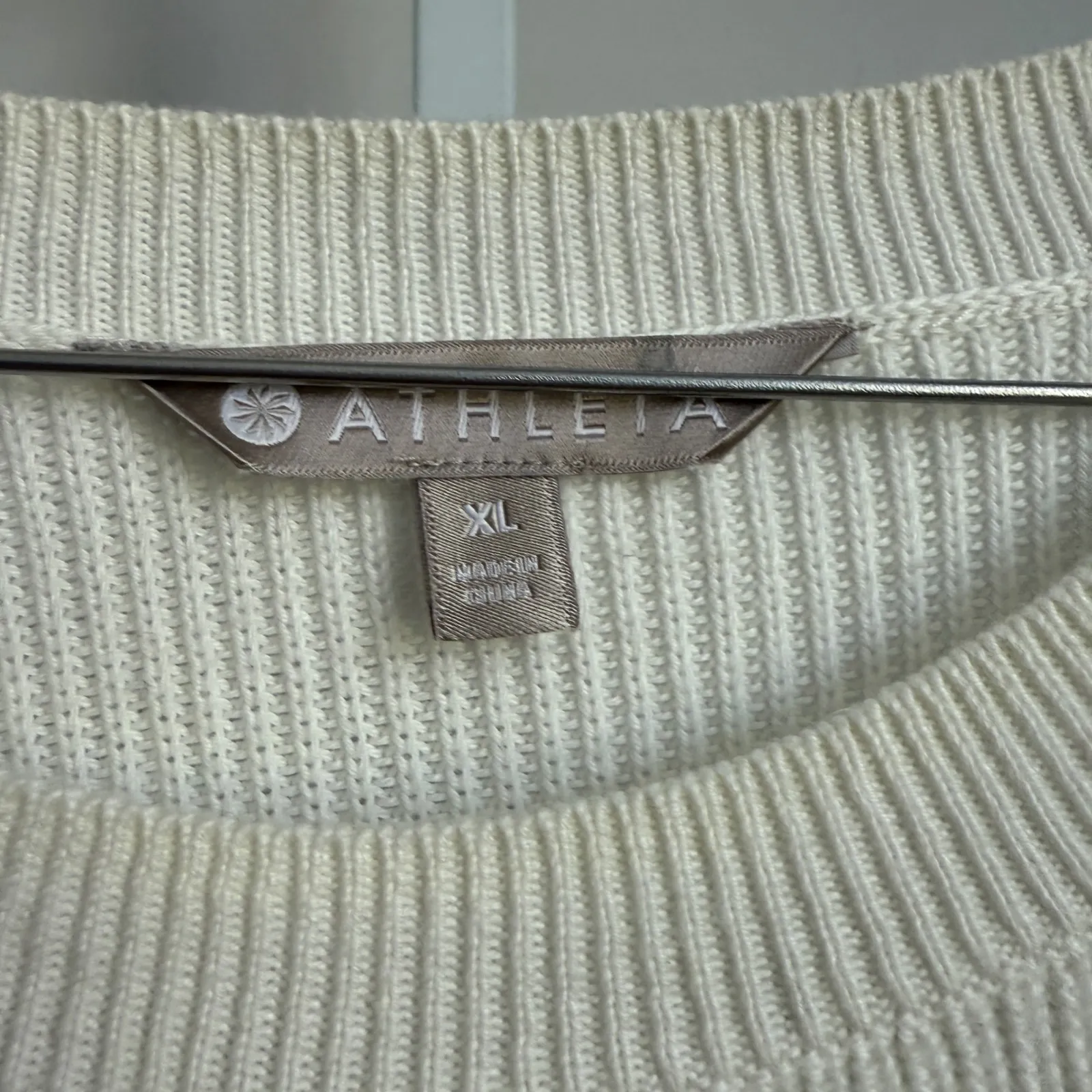 Athleta XL Ivory‎ Knit Sweater Long Sleeve Asymmetrical Hem Pullover Top - Image 4