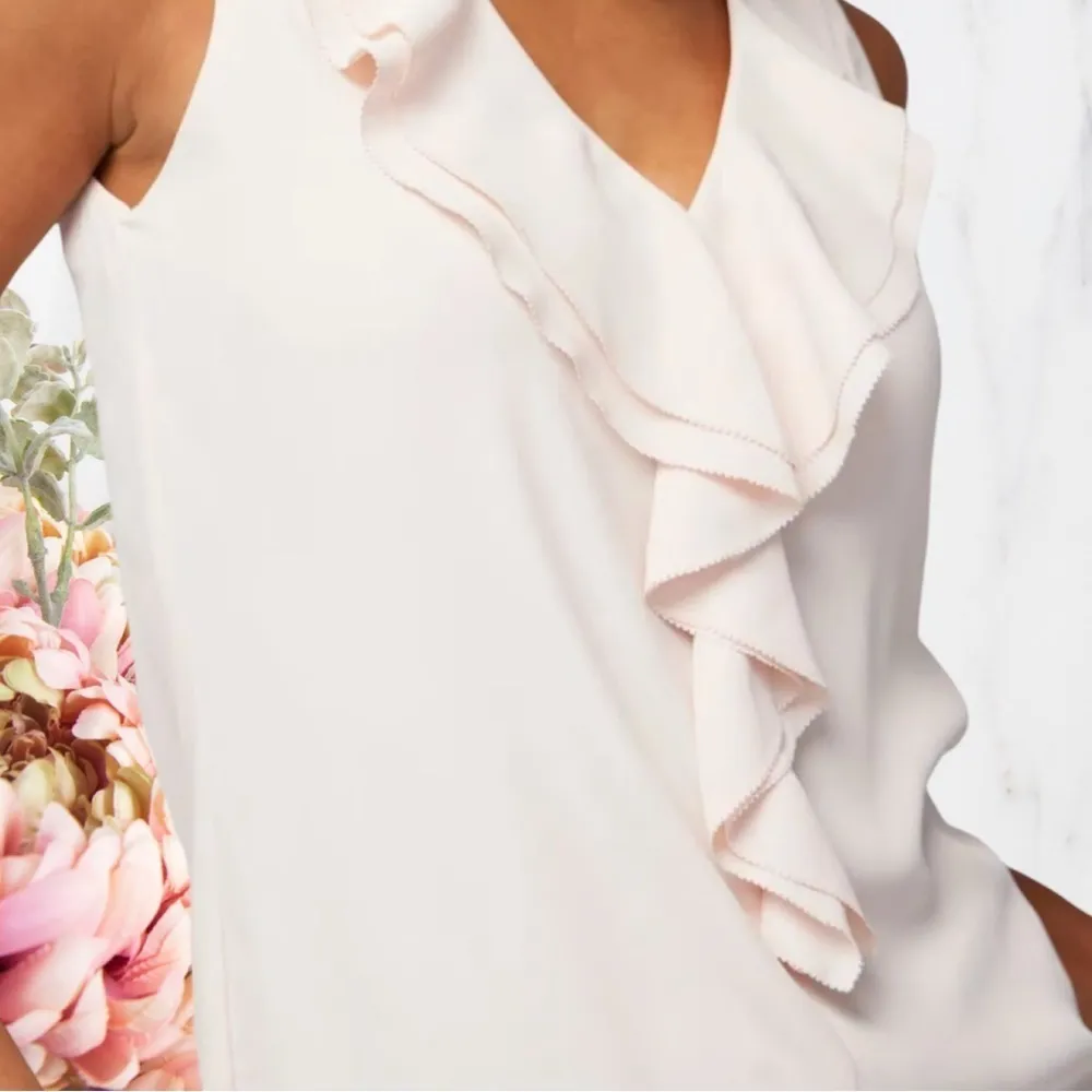 🍁WHBM Ruffle Flounce Shell ~ White House Black Market - Image 4