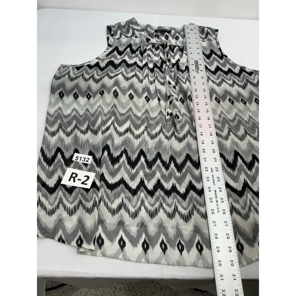 Womans Violet & Claire Blouse Sheer 2x Sleeveless Multicolor Geometric V Neck - Image 7